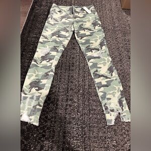 Tractr Blu High Rise Distressed Green Camo Skinny Jean Size 28